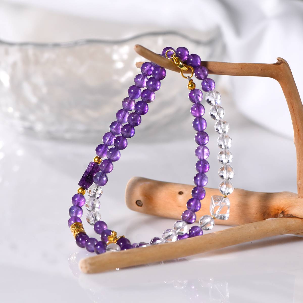 Crystal Key Secret Realm · Sugar Facets Collarbone Chain: The Spiritual Prism of Amethyst, the Pure Light Scale of White Crystal