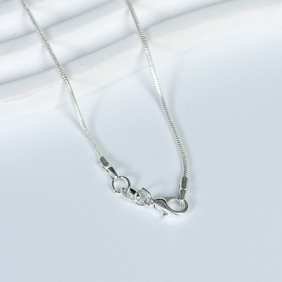 A Glance for a Thousand Years · The Enchanting Love of Natural Raw Stones