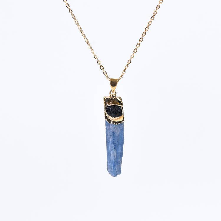 "Sleeping Starry Sky and Flowing Moonlight: The Gilded Awakening of a Blue Crystal Rough Stone"