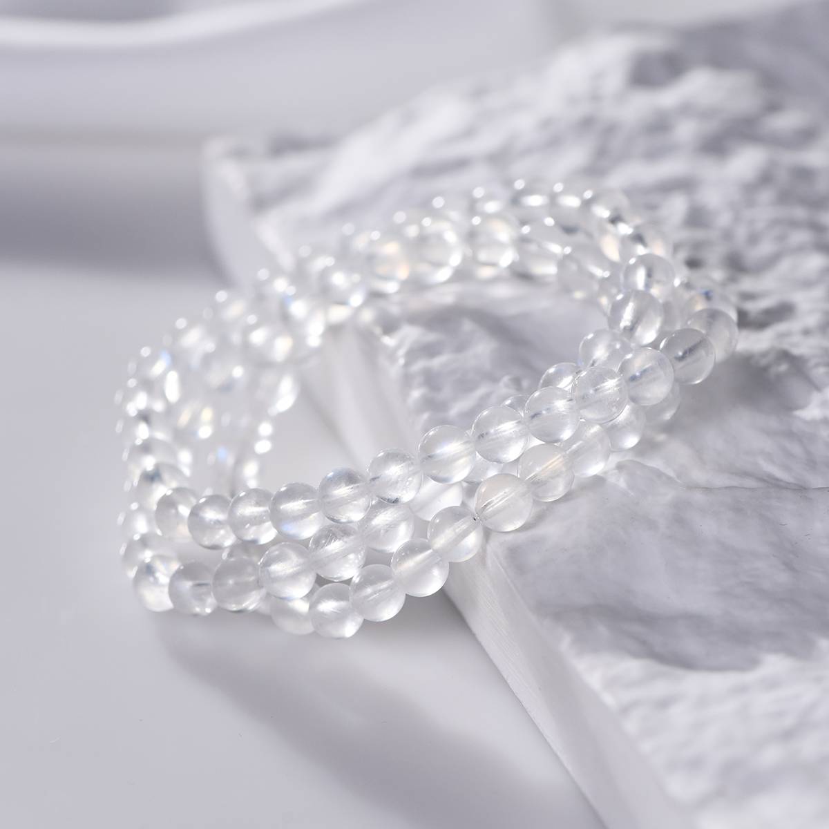 "Moonlight Cocoon" White Moonlight Three-Ring Plain bracelet: 6mm+ Cream halo · Unadorned wrapping