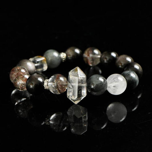 "Black Gold prison locks the four seasons, Super Double spikes Pierce through the dimensions of time and space.