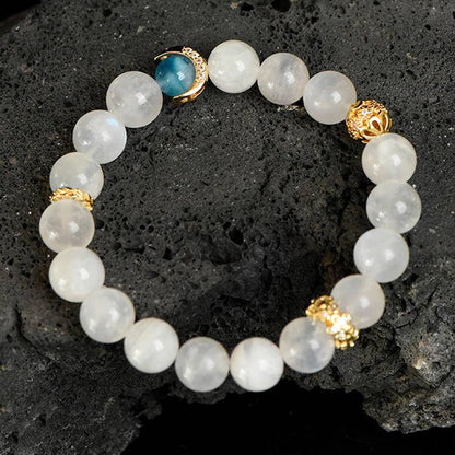 "Poem of the Sea and Moon" Blue Moonlight Aquamarine bracelet: Stars and tides Condensed on the wrist