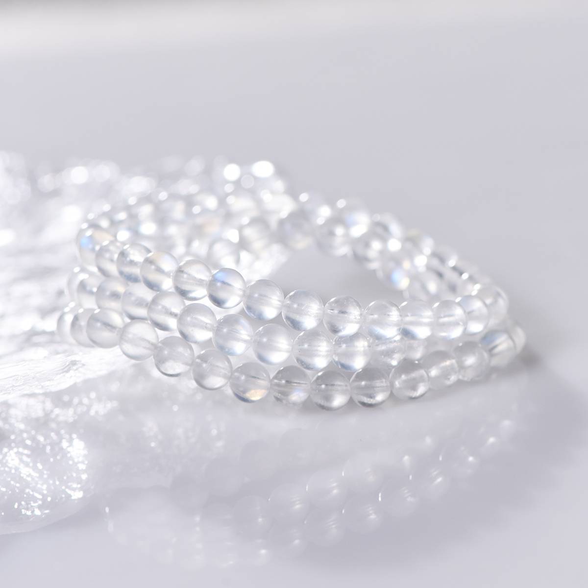 "Moonlight Cocoon" White Moonlight Three-Ring Plain bracelet: 6mm+ Cream halo · Unadorned wrapping